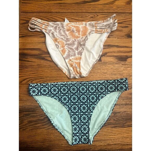 Aerie bikini bottom bundle size Medium - Picture 1 of 4